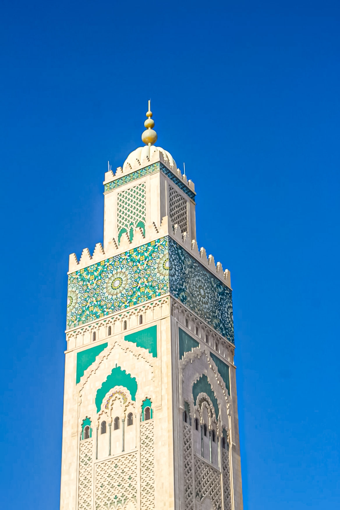 Détail minaret zellige vert bleu — TRA DIVE